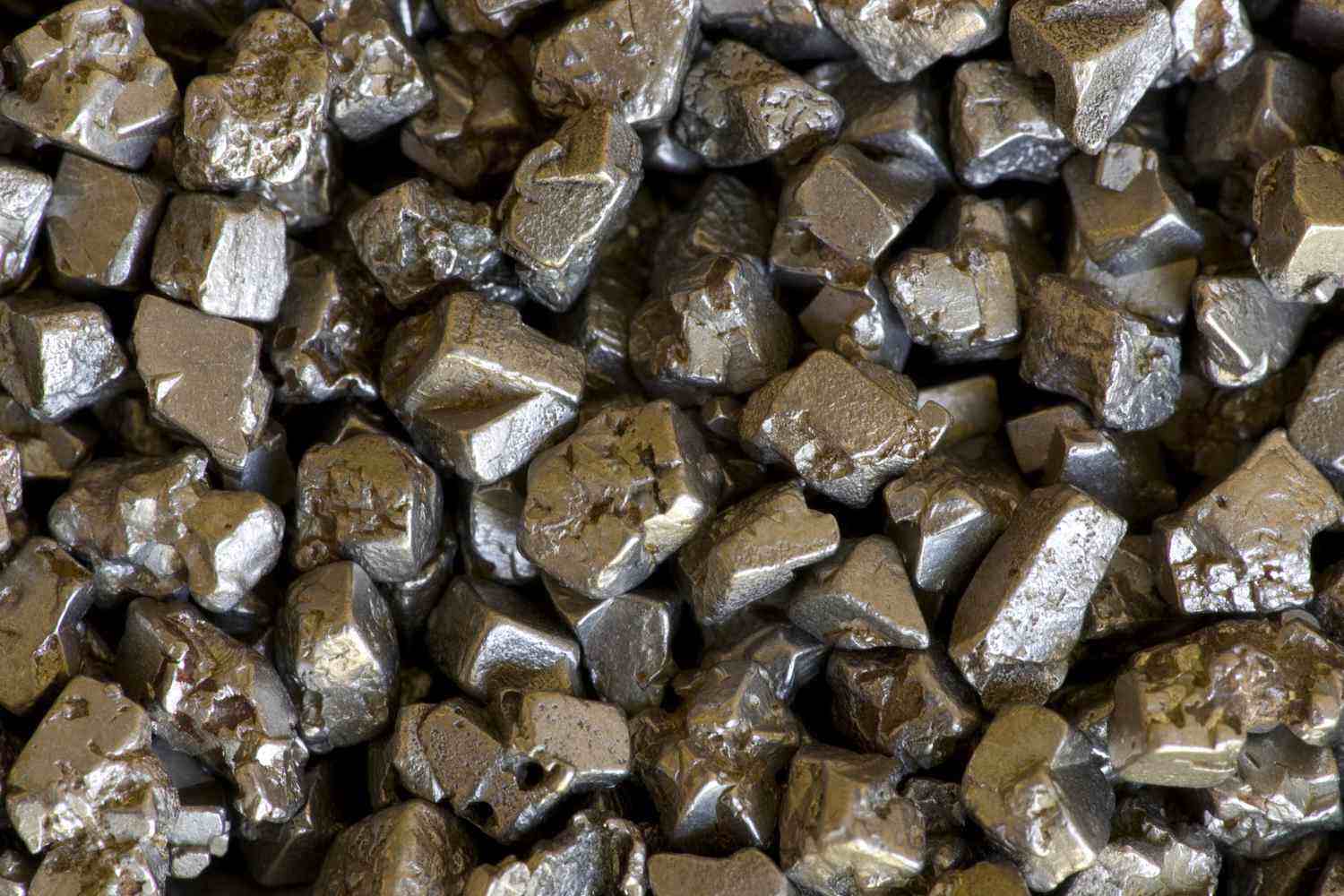 metal elements illustrated through conductivity shine and periodic table context