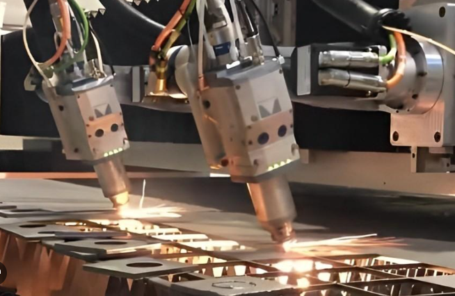 fiber laser cutting head positioned for optimal aluminum processing