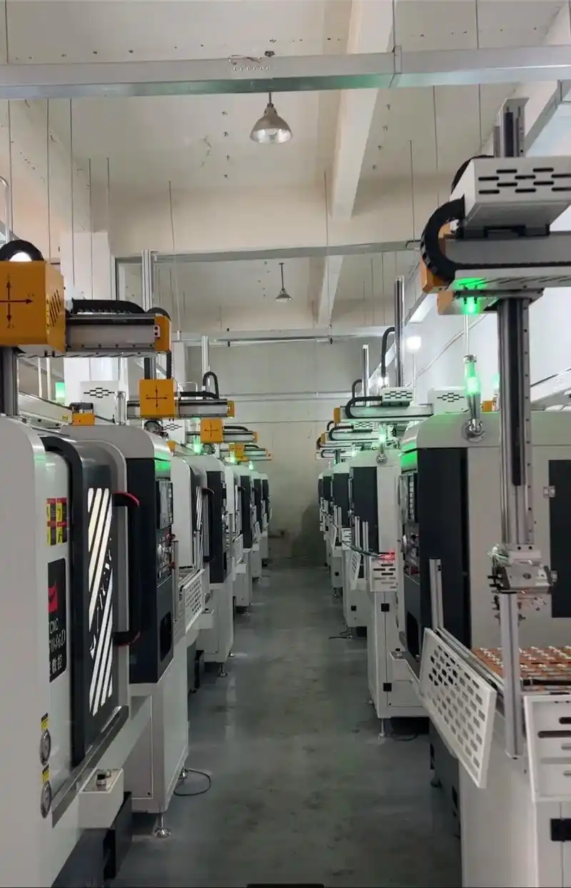 CNC加工機の解説：原材料の金属から高精度部品へ