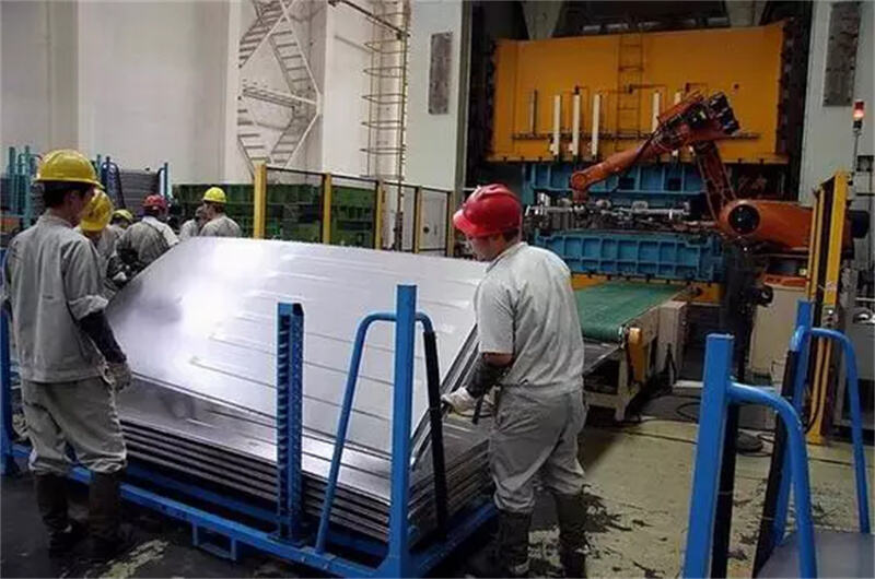 Automotive body stamping.jpg