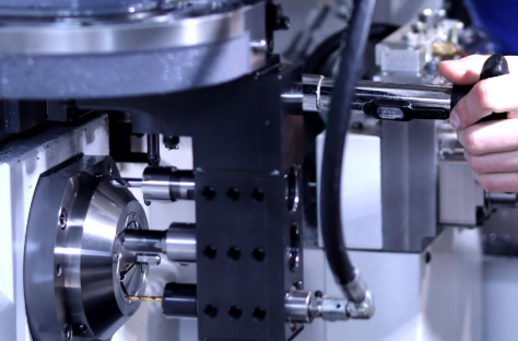 Les machines CNC décryptées : de la première coupe à la maîtrise du sol industriel