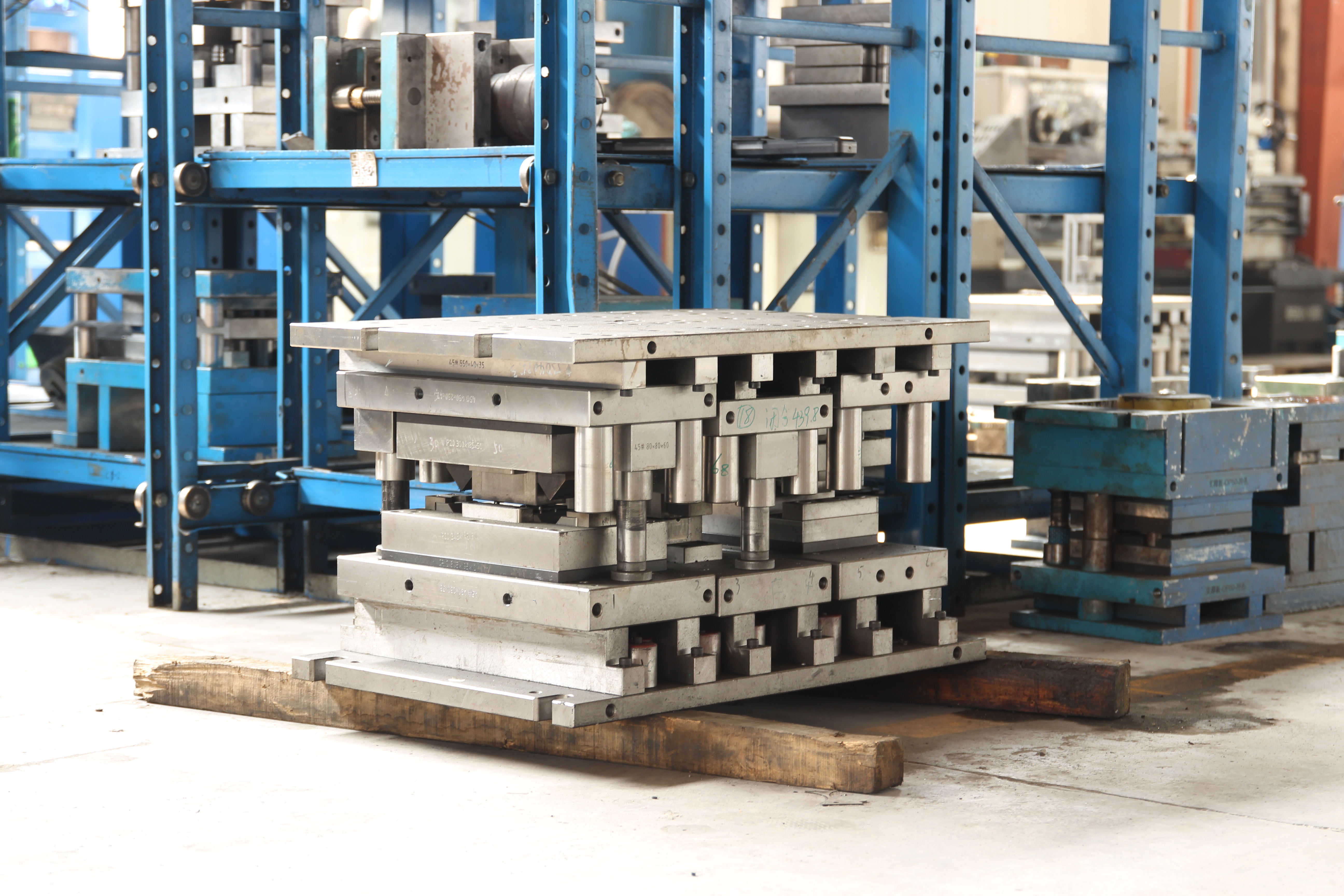 Het progressieve stansen onthuld: 9 stations die uw kosten verlagen