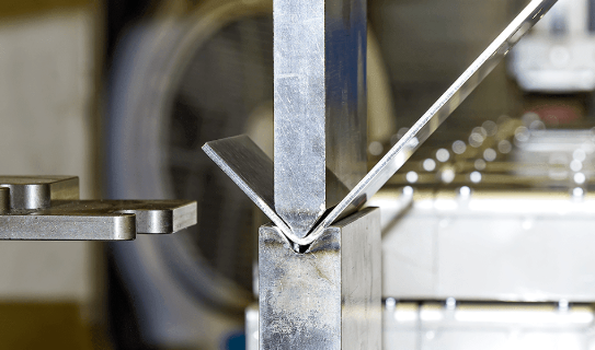 Fabrication précise de tôles métalliques : De la maquette au lancement en production expliqué