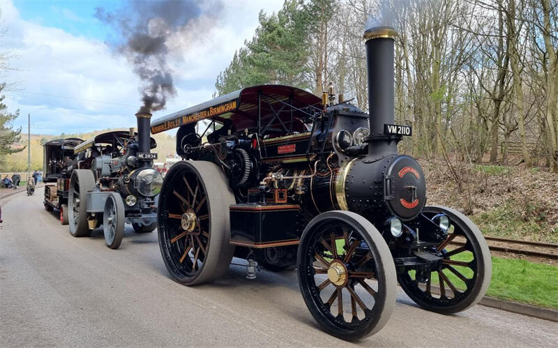steam locomotive(f2e30f1f11).jpg