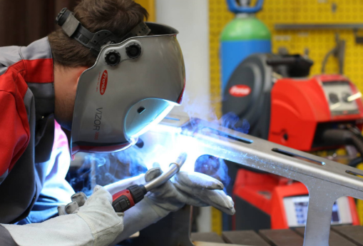 controlled heat and short arc keep stainless welds cleaner