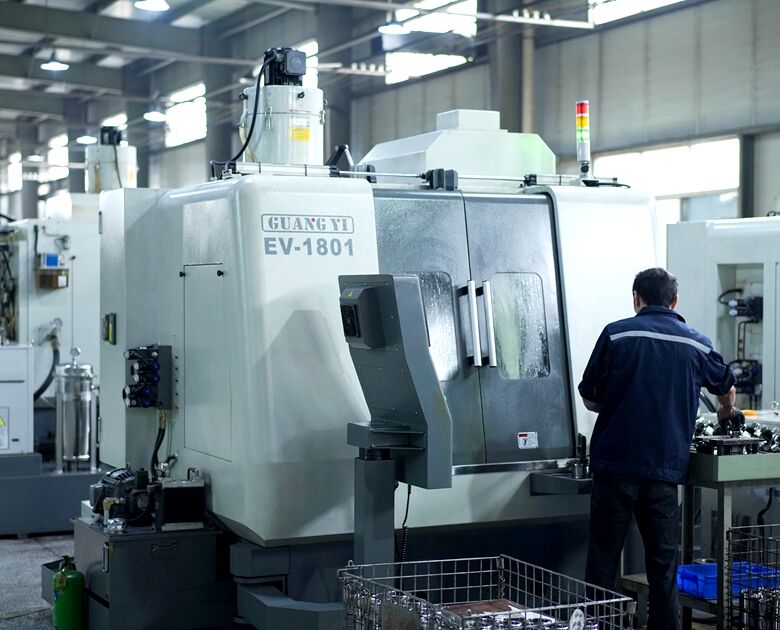 Pièces usinées décryptées : Du métal brut aux composants de précision