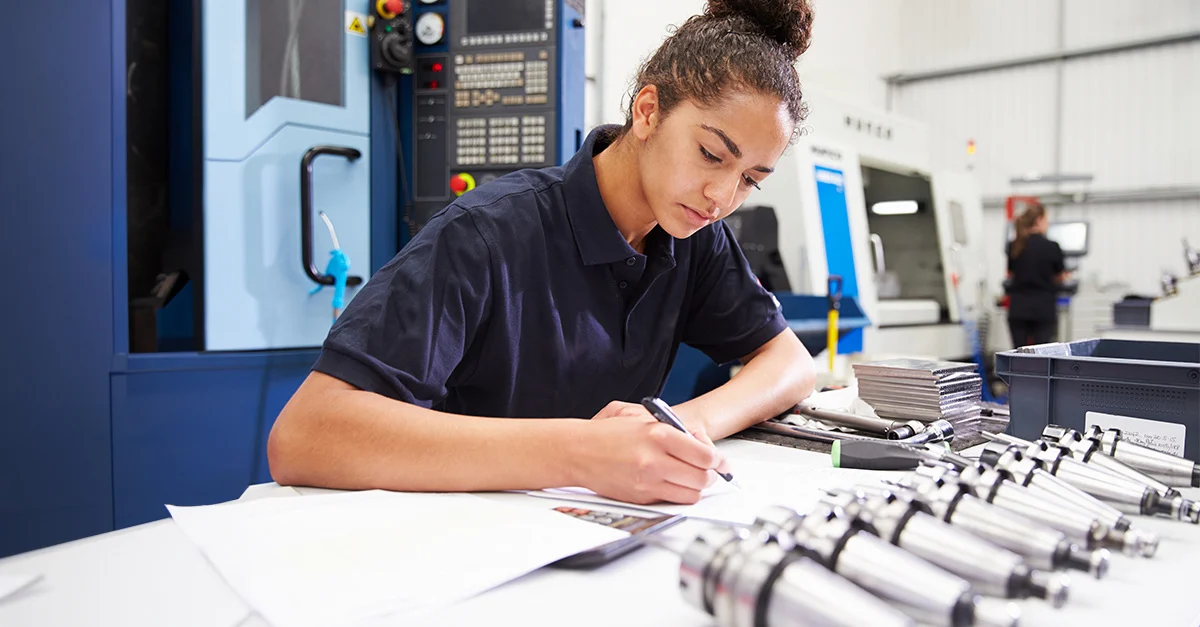 Les secrets des ateliers d’usinage en ligne : de l’envoi du fichier CAD à la livraison à votre porte, décrypté