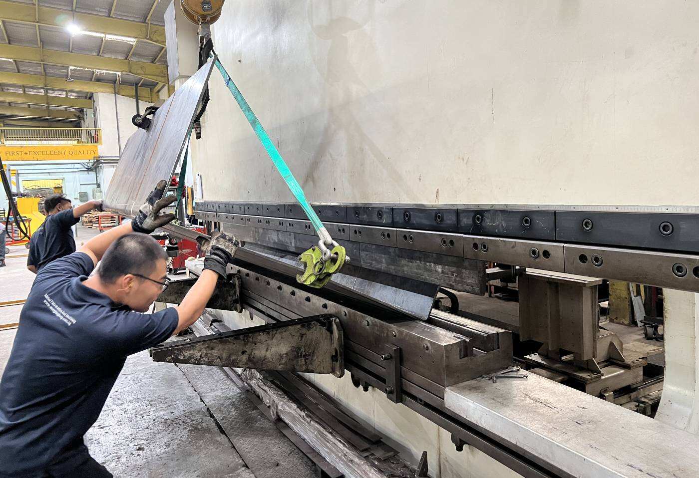 cnc press brake achieving precision angular tolerances in sheet metal forming