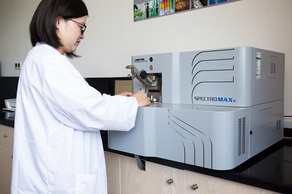 specialized cleanroom environment for medical device manufacturing