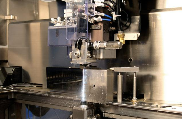 Tournage CNC contre tournage manuel : l'écart de productivité dont personne ne parle