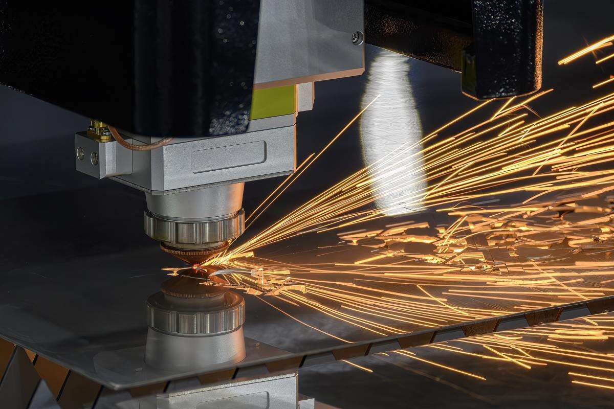 Kāpēc jūsu loksnes metāla liekšanas uzņēmuma izvēle nosaka vai nesaglabā detaļu precizitāti