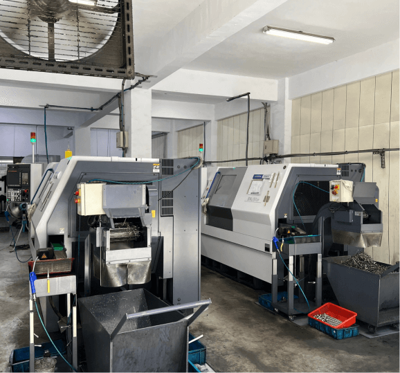 quoting algorithms analyze cad geometry to identify features affecting manufacturing complexity