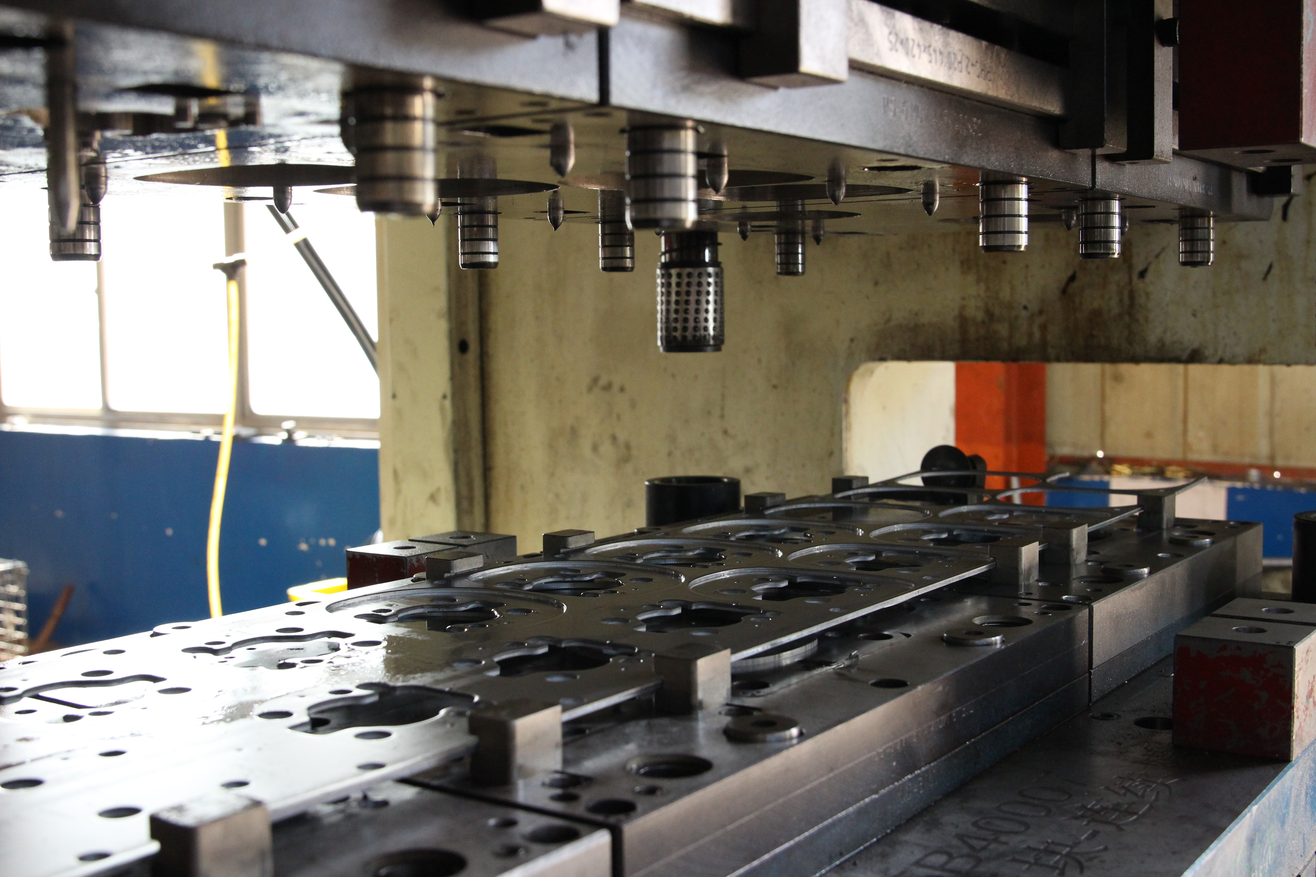 Секрети штампувальних прес-форм: від вибору сталі до оволодіння ROI