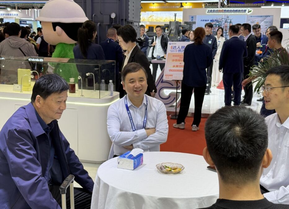 Empowering a New Era of Green Coatings: Hangzhou Junting Luminescence Technology Co., Ltd. Showcases Sustainable Innovation at the 2025 China International Coatings Expo in Shanghai2
