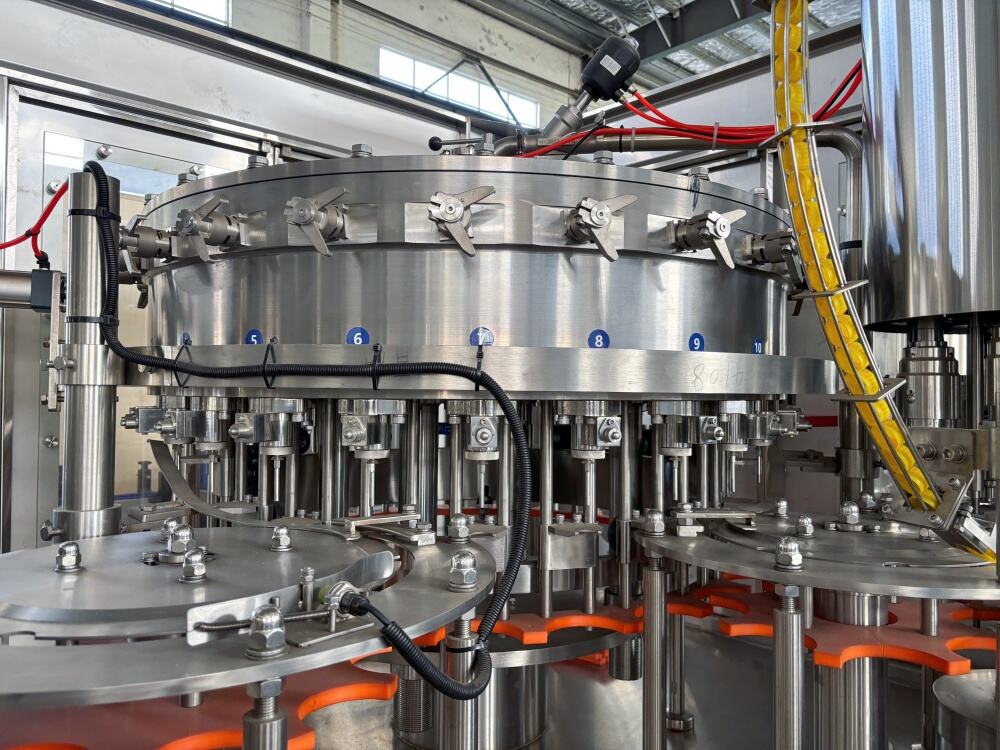 carbonated drinks filling machine4.jpg