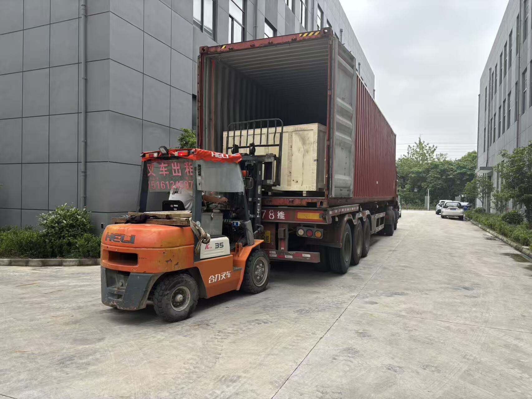 One 40HQ container loaded with a complete 2,000 BPH bottled water production line shipped to Tonga