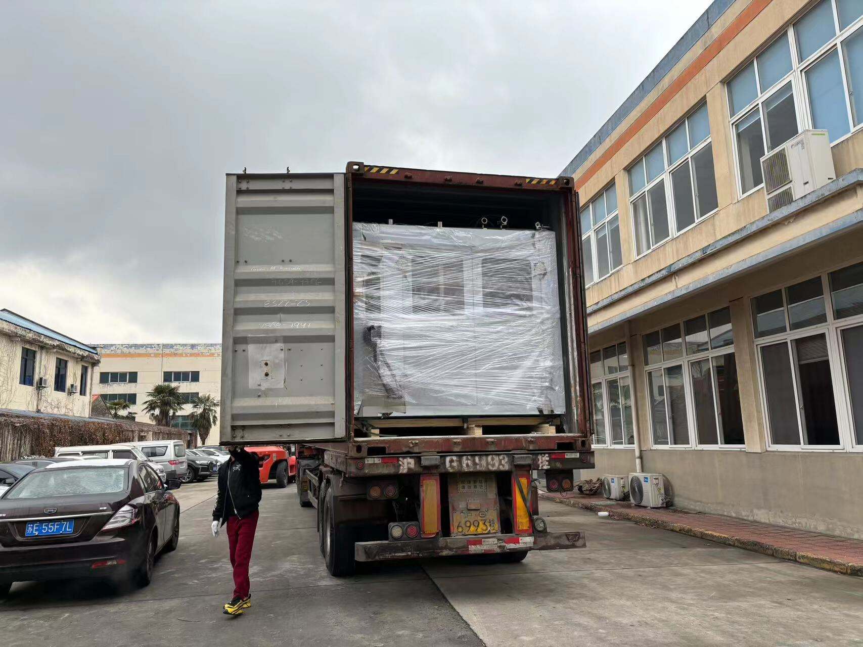 10000BPH automatic bottled water filling line machine and raw materials shipping to Syria