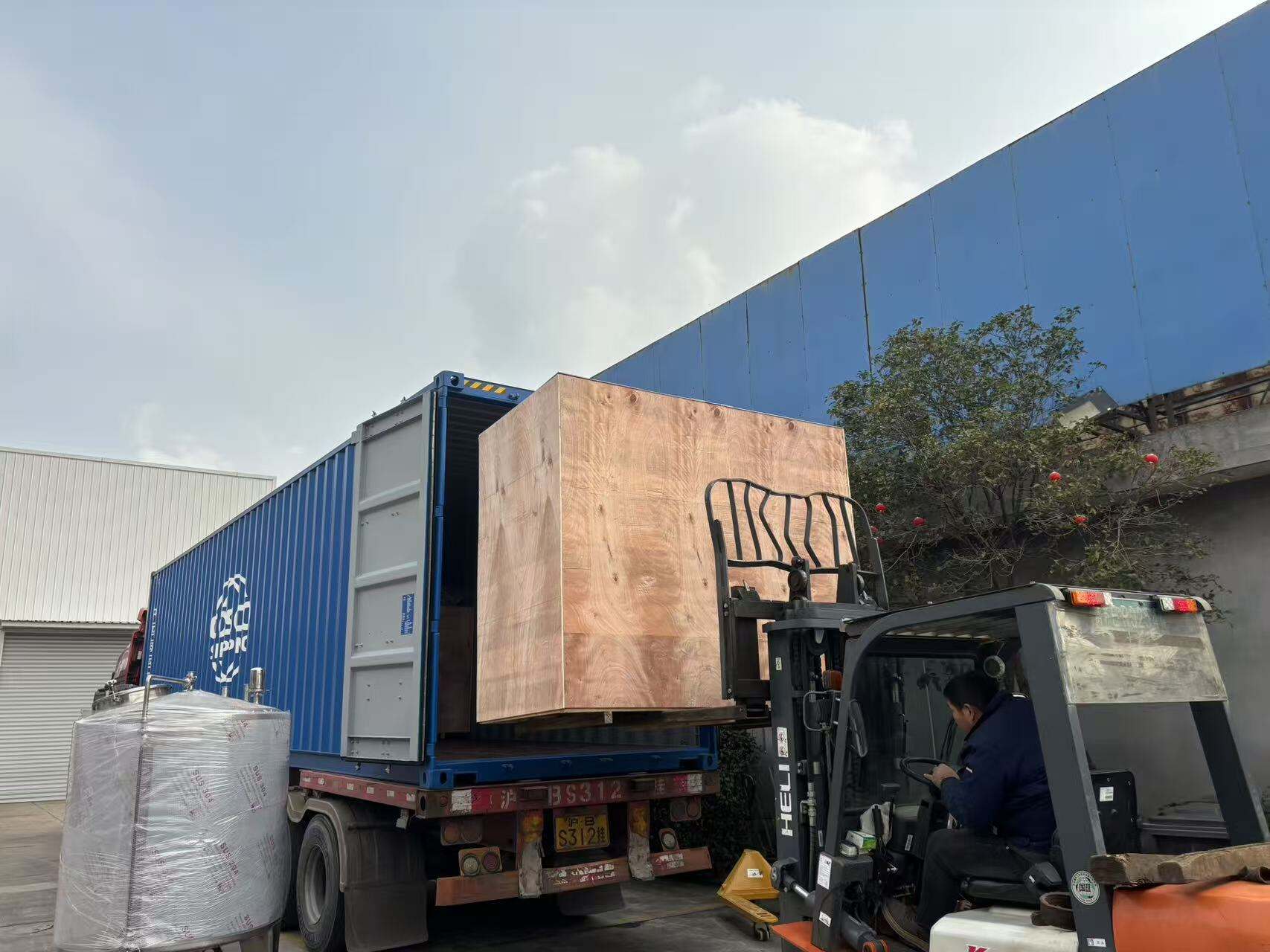 CSD mixing system, blowing machine and preforms to Costa Rica