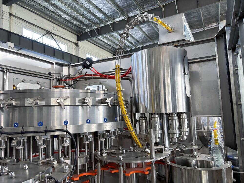 carbonated drinks filling machine2.jpg