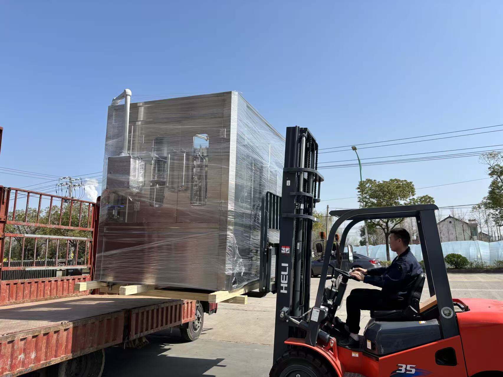 DGF12-12-6 Carbonated Beverage Filling Machine Shipped to Kyrgyzstan