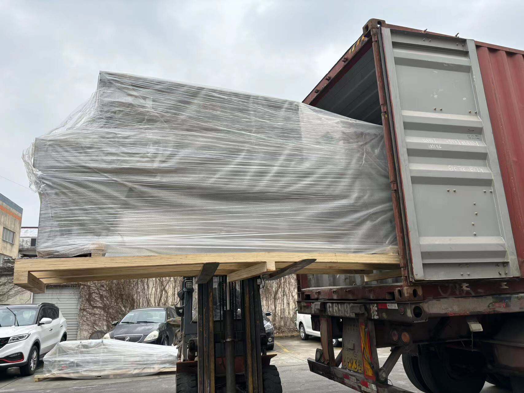 10000BPH automatic bottled water filling line machine and raw materials shipping to Syria