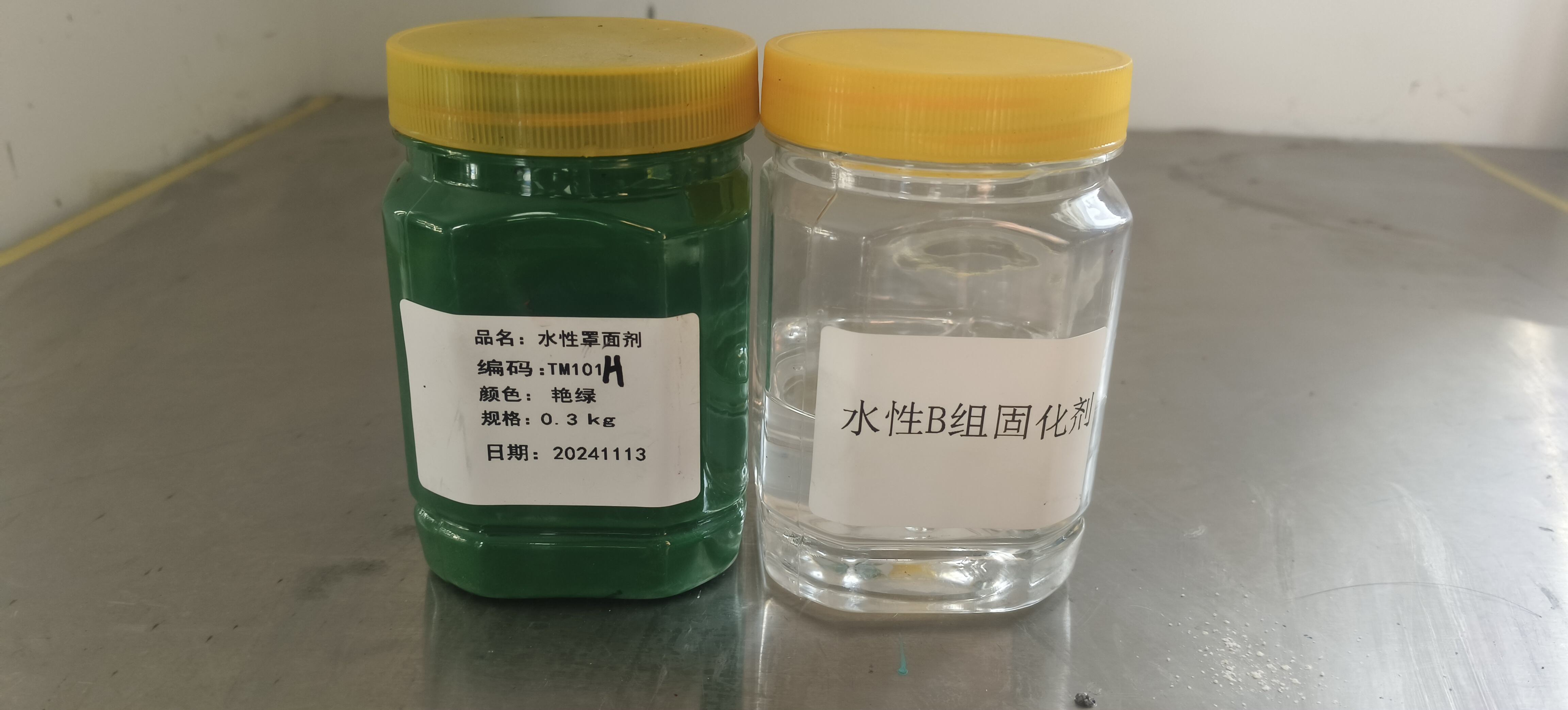 Adakah Filem Penyejukan Radiatif Berkesan dalam Menyejukkan Kotak Elektronik dan Kelengkapan Luar Bangunan?