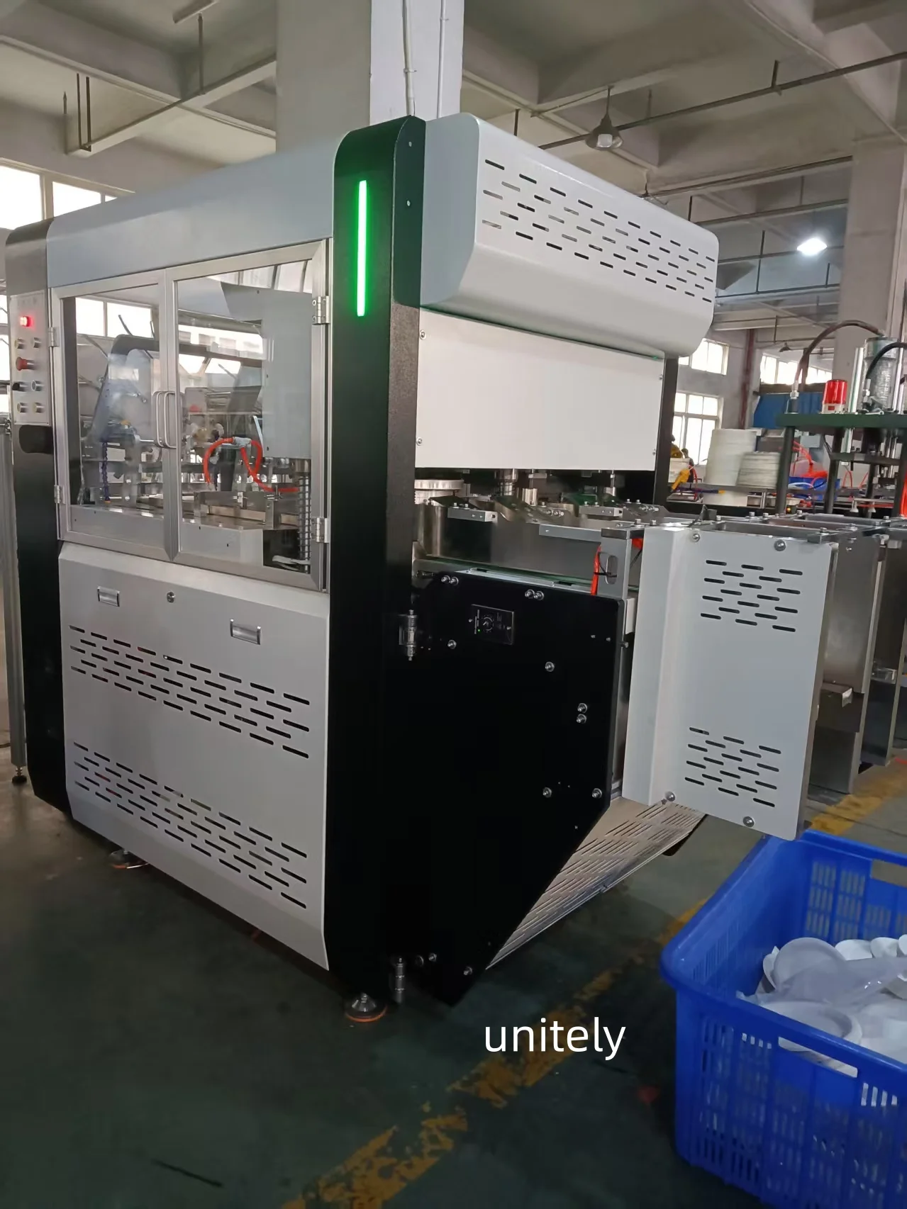 कागज के कप और प्लेट बनाने की मशीनों में अतुलनीय गुणवत्ता और दक्षता