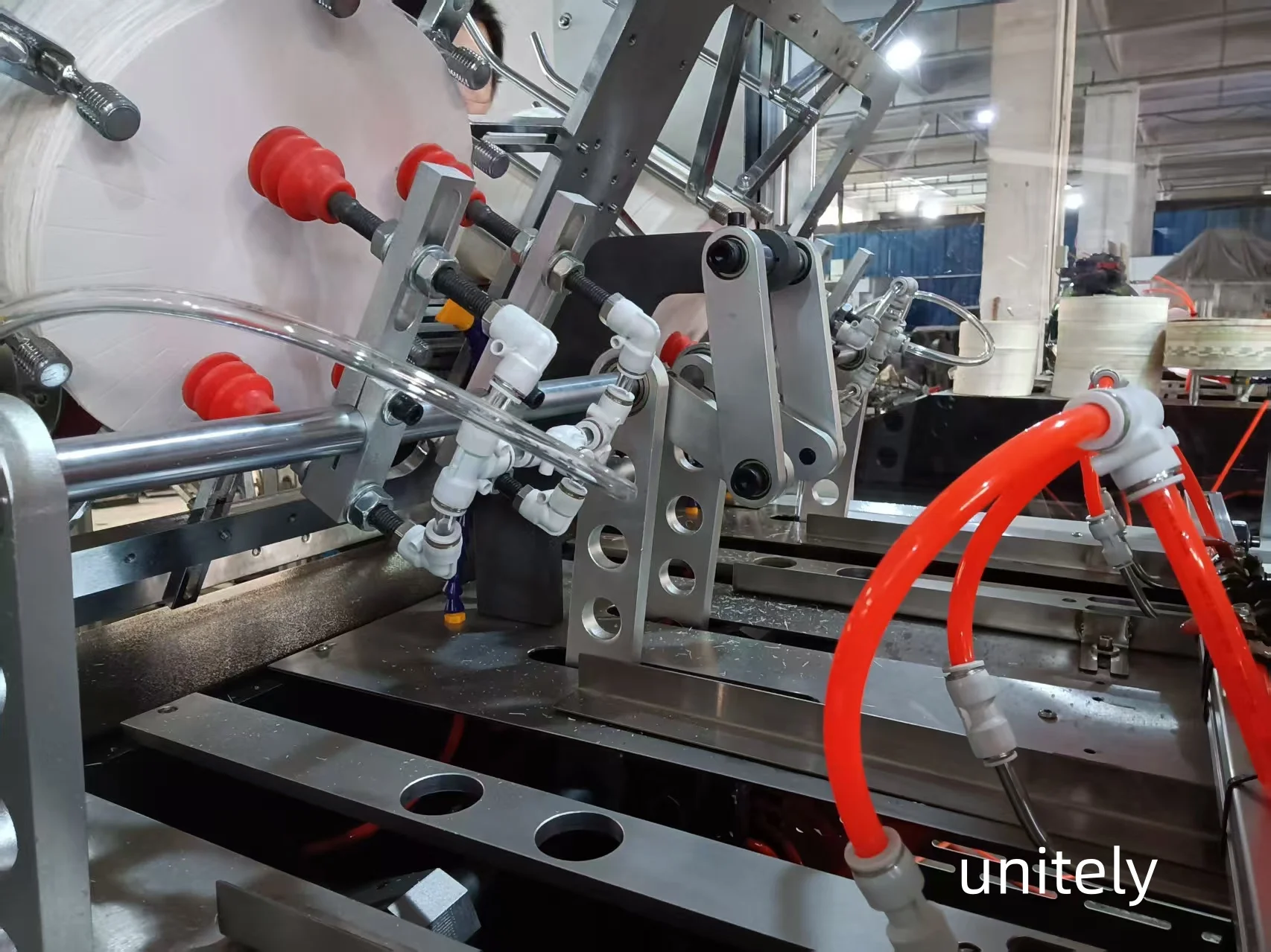 परिशुद्ध निर्माण के लिए अग्रणी स्वचालन