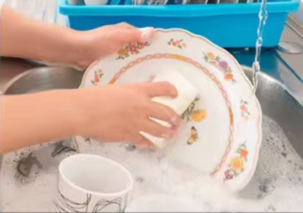 Nieporównywalna wydajność gąbki do czyszczenia kuchennych powierzchni