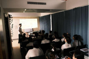 Blending Tradition and Modernity, Enhancing Both Moxibustion Skills and Professional Etiquette2.png