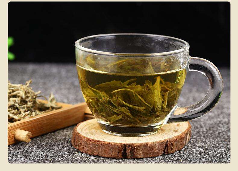 Tirer parti des bienfaits de la tisane d’armoise pour le bien-être