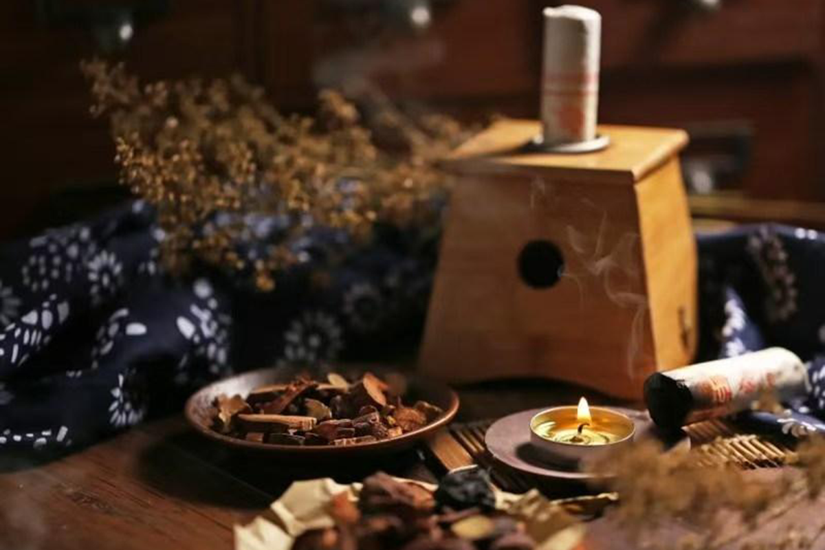 Moxibustion: The Ancient Chinese Warming Tradition Returning to Global Attention