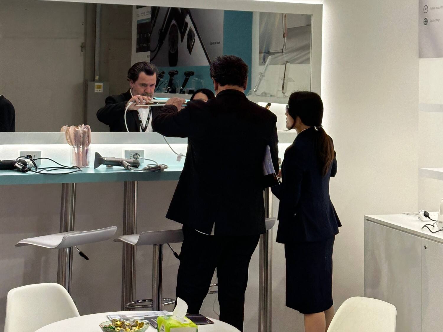 Live From Italy, How OUMI BEAUTIES Won Over the World’s Most Discerning Stylists with Technology