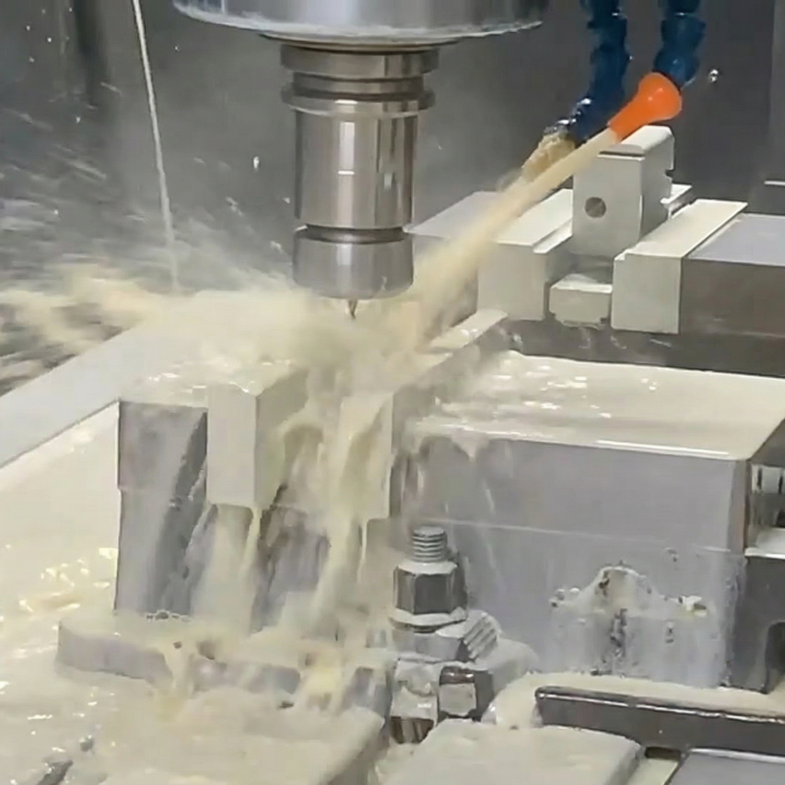 Intelligent Adaptive Cutting and Tool Life Optimization