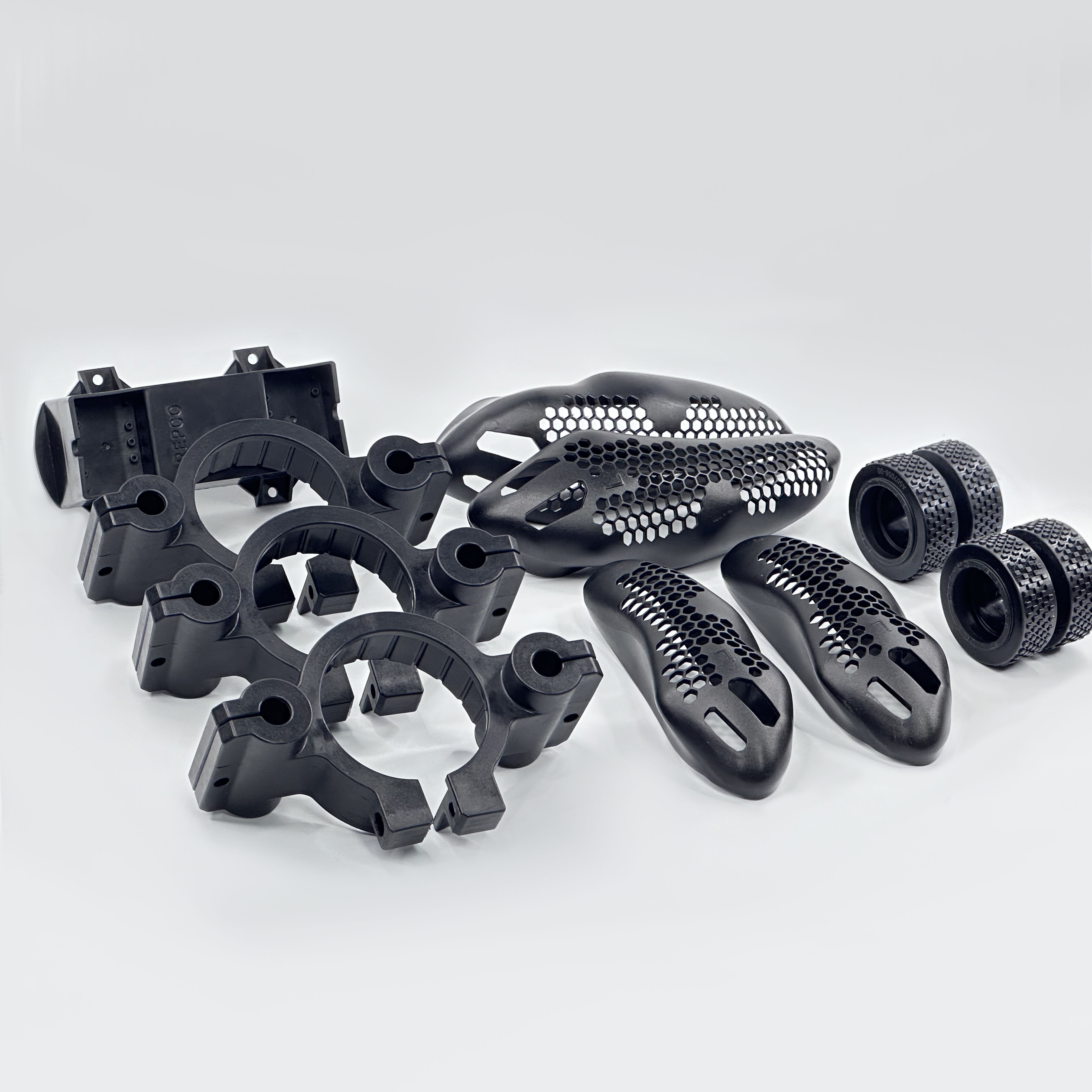 Moldeo sostenible y flexible de ABS que soporta fabricación multi-material, multicolor y respetuosa con el medio ambiente