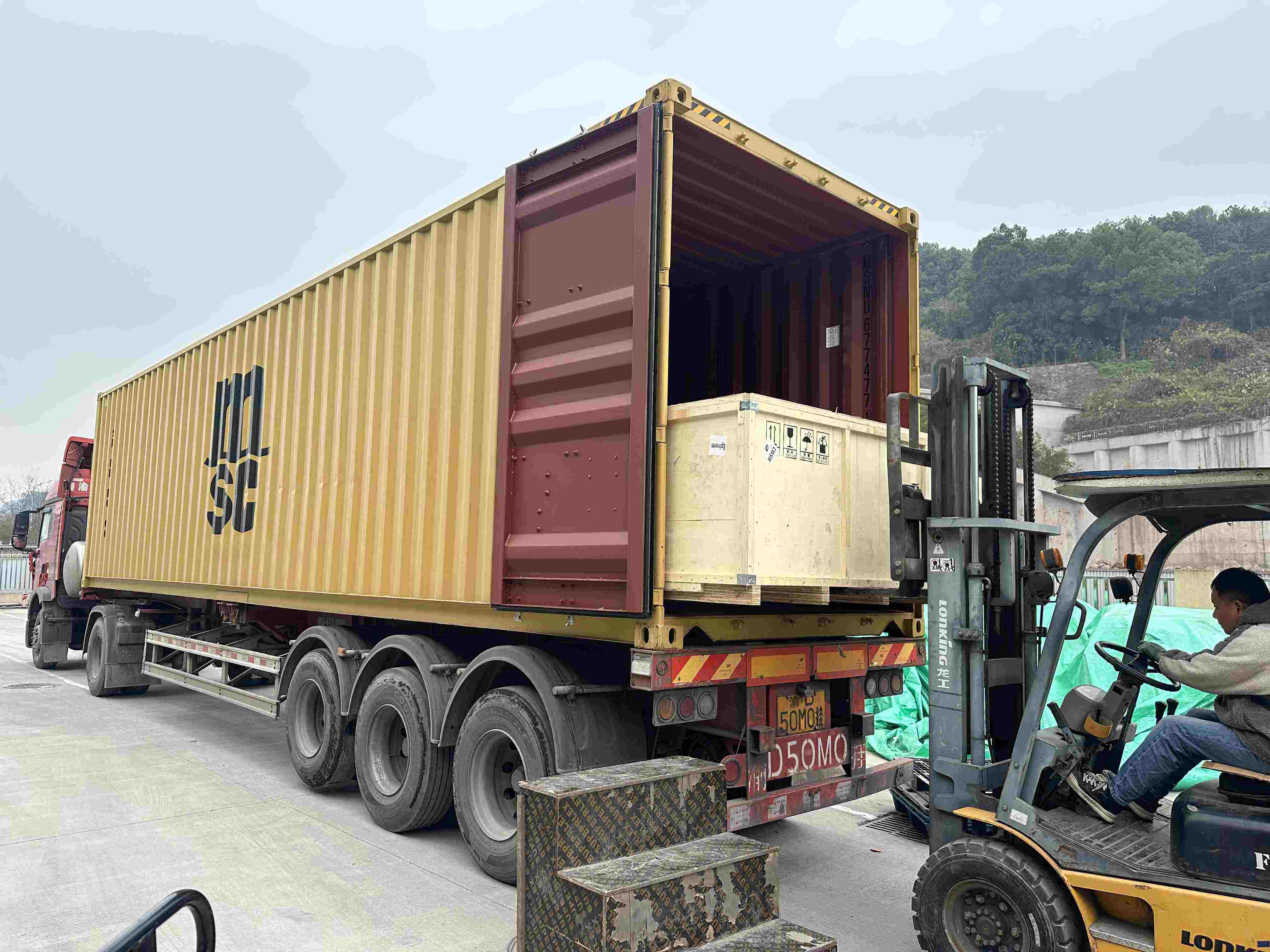 February First Container Bound for Europe! Seamless Service Throughout Chinese New Year, Chongqing Shiwei Technology Continues to Support Global Orders