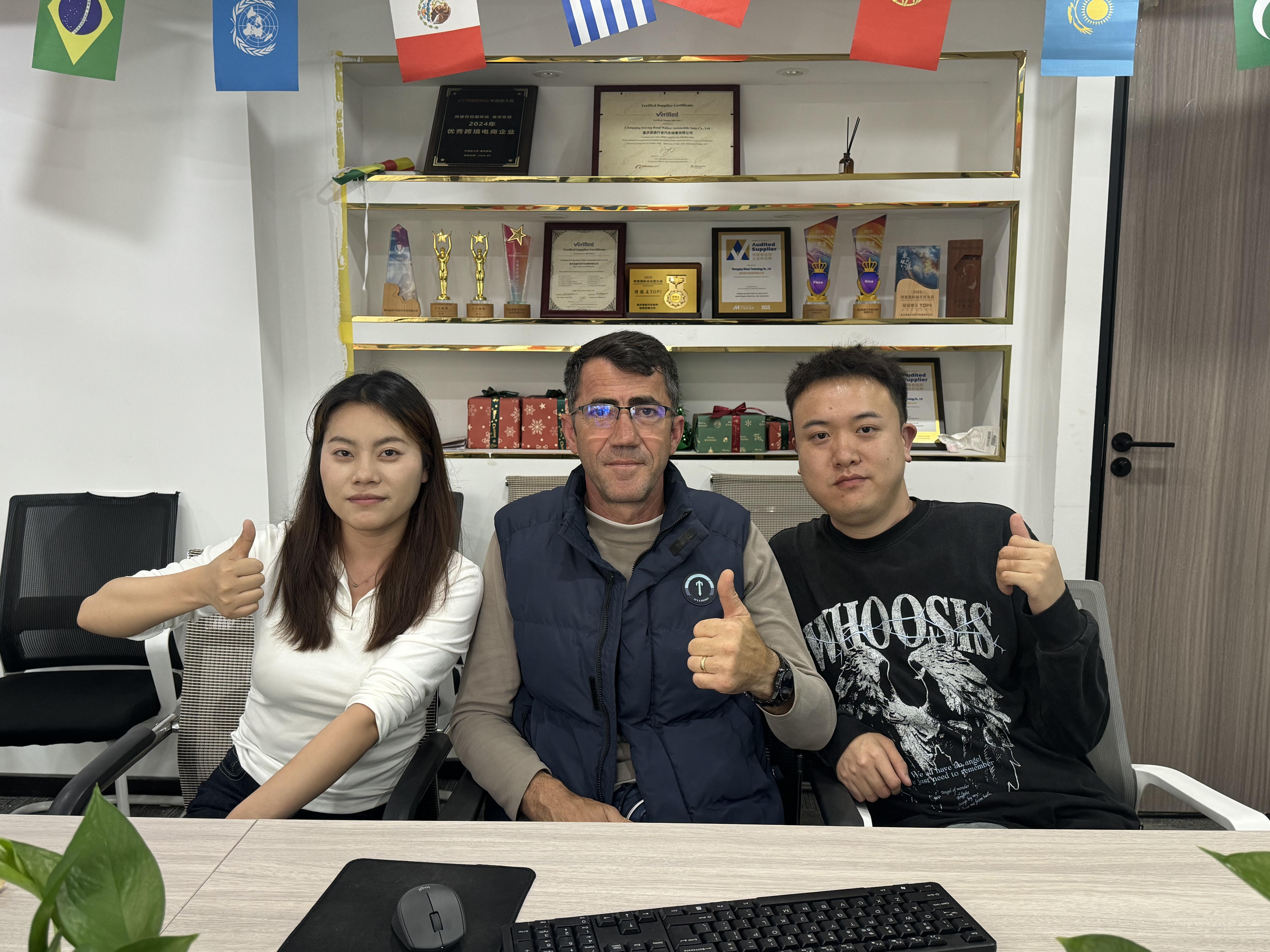 Ang Albanian Auto Parts Wholesaler ay Bumisita sa Chongqing Shiwei Technology, Naglulunsad ng Bagong Kabanata ng Pakikipagtulungan sa Mga Bahagi ng BYD