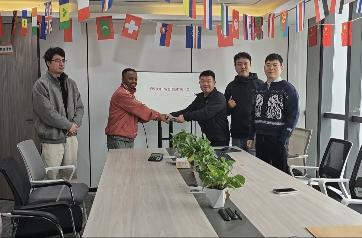 Ang Wholesaler ng Auto Parts sa Ethiopia ay Bumisita sa Chongqing Shiwei Technology, Na Pinapalalim ang Estratehikong Pakikipagtulungan sa Merkado ng Africa