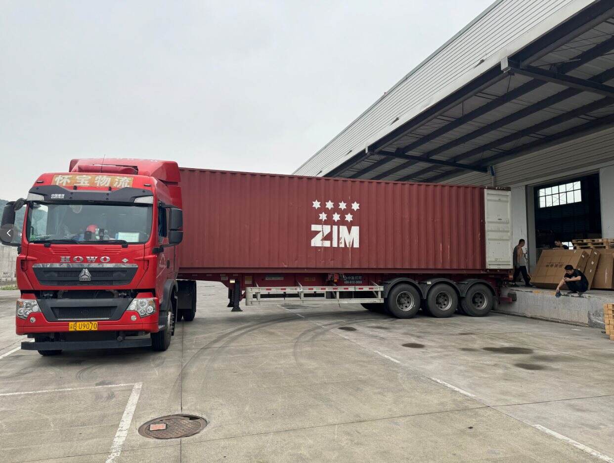 Another Shipment to Armenia! Chongqing Shiwei Technology Completes 40ft Container Loading with BYD, Hongqi, and Deepal Parts