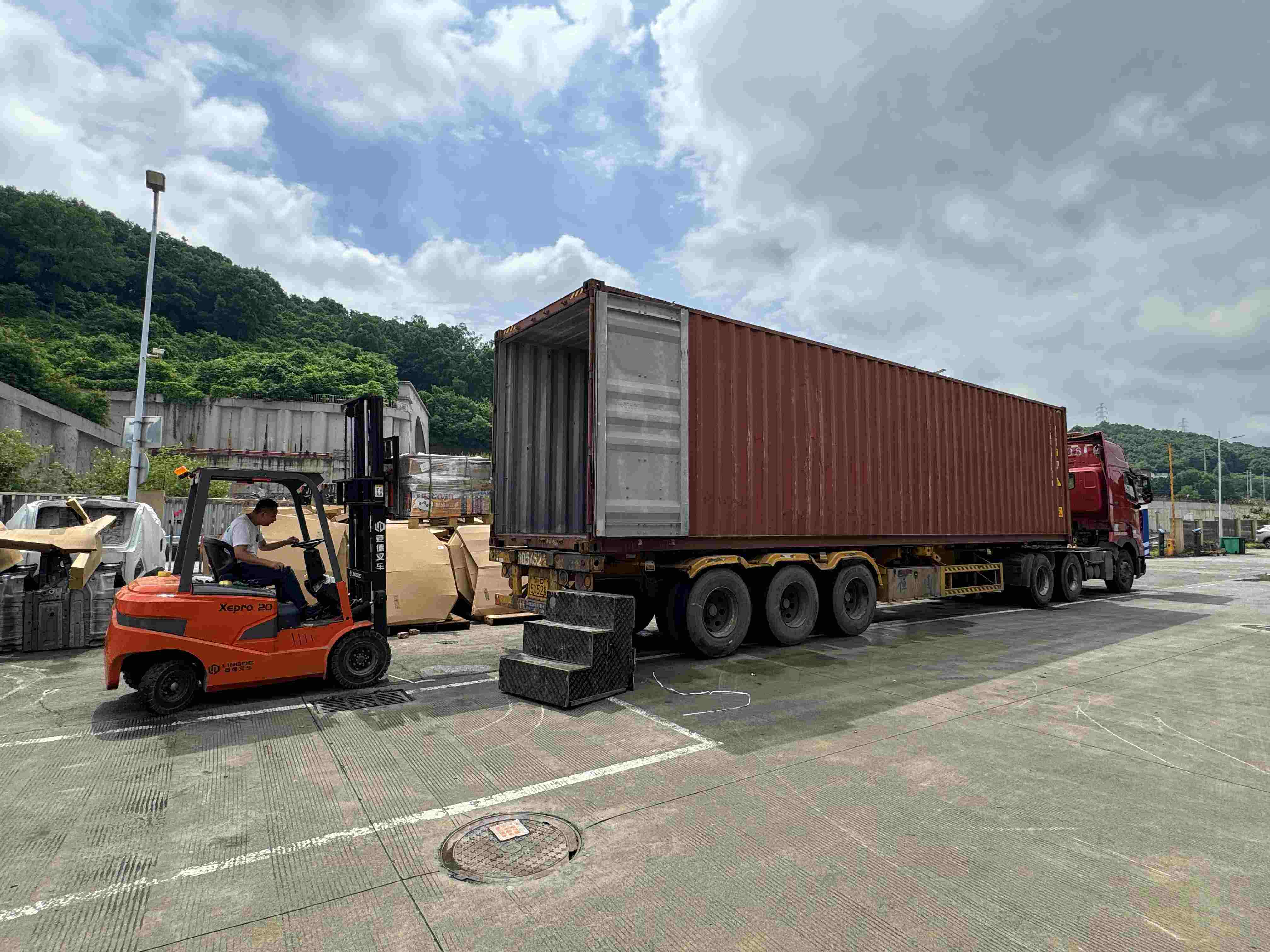 Repeat Orders from Long-Term Customer! Chongqing Shiwei Technology Ships Another 40ft Container to Ethiopia Featuring BYD, Toyota bZ, and Volkswagen ID Parts