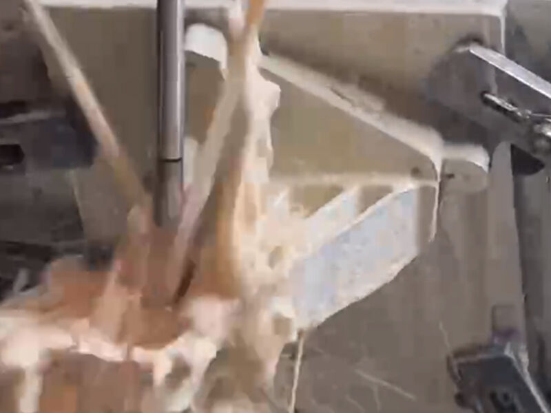 How Does CNC Milling Process Parts?