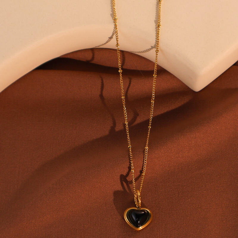 Stainless Steel Women Black Heart Necklace Curb Chain Factory Wholesale