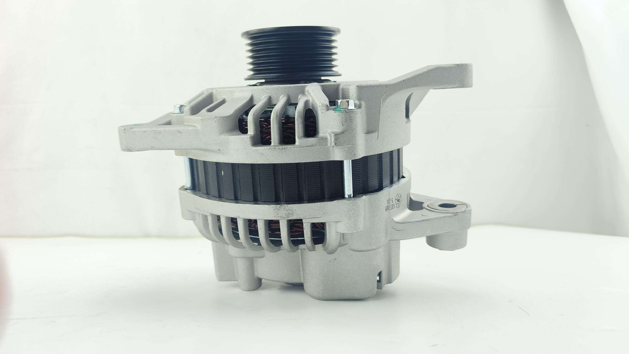 Высокопроизводительный генератор ZJ01-18-300 для Mazda 3 / Mazda Axela – прямая замена, качество OEM