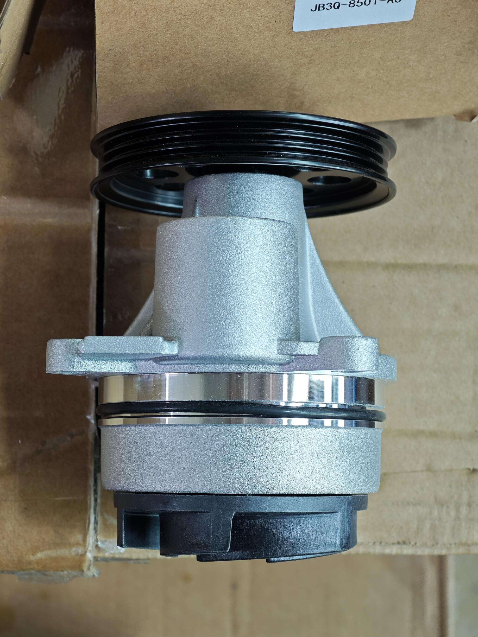 Water Pump JB3Q-8501-AC – High-Performance Engine Cooling Pump for Ford Ranger / Mazda BT-50