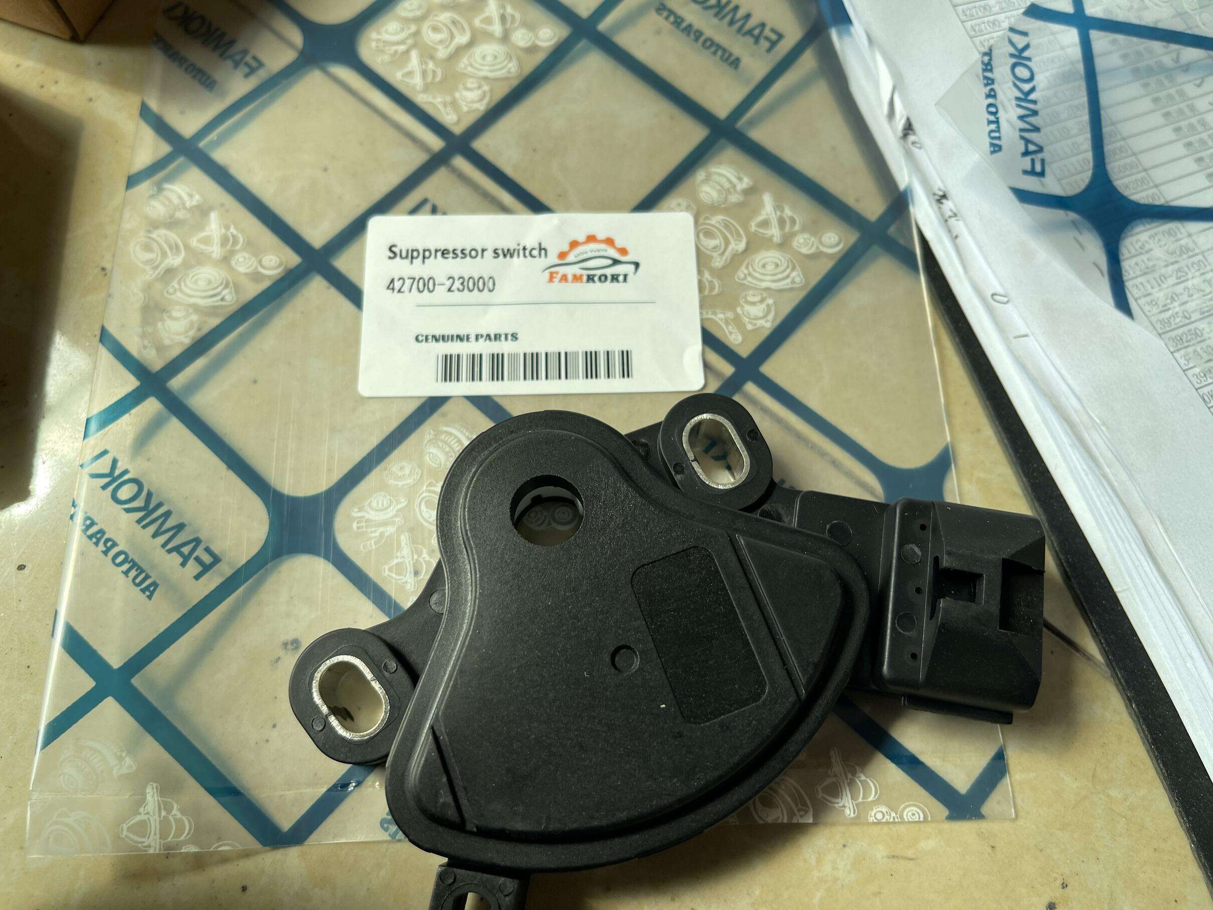 Interruptor de seguridad neutral 42700-23000 4270023000 42700-23010 4270023010 para vehículos Hyundai y Kia