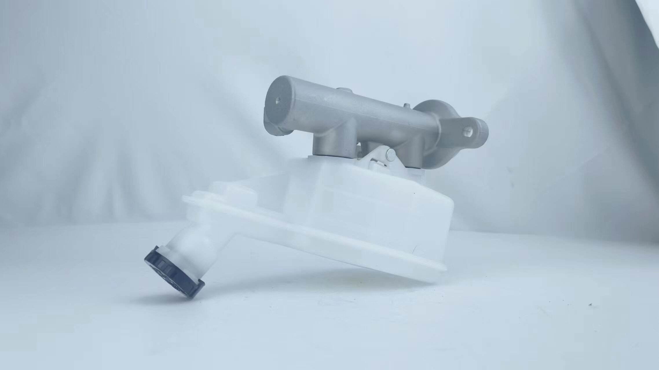 브레이크 마스터 실린더 46010-ED80A 닛산 티이다/베르사/라티오용 – 고성능 OEM 교체품