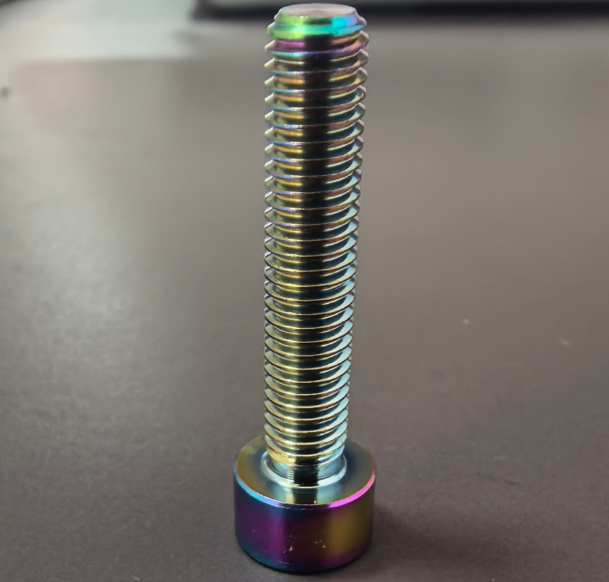 Beispiellose Festigkeit und Leichtbauweise von Titan-Motorradbolzen