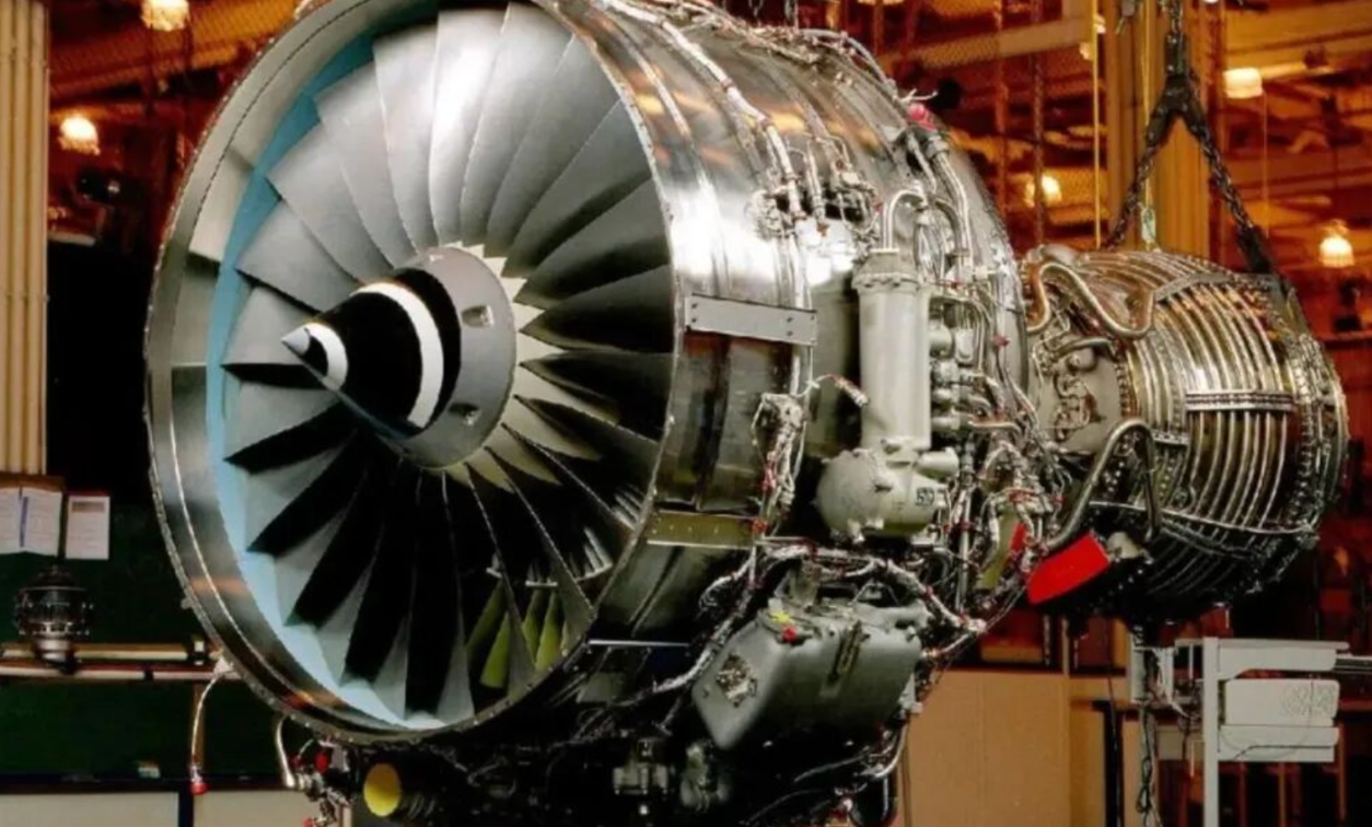 Warum ist Ti-6Al-4V-Pulver eine ausgezeichnete Wahl für hochfeste, korrosionsbeständige Beschichtungen auf Schiffskomponenten?