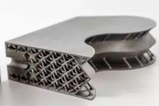 Unübertroffene Effizienz und Nachhaltigkeit beim 3D-Druck von Titanlegierungen