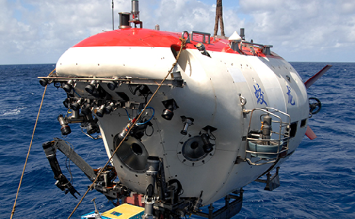 What makes Ti-6Al-4V powder an excellent choice for high-strength, corrosion-resistant coatings on marine components?